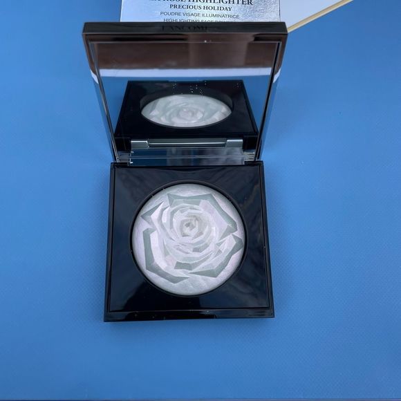 Lancôme La Rose Highlighter Precious Holiday Face Powder Crystal Holographic New - Picture 1 of 7